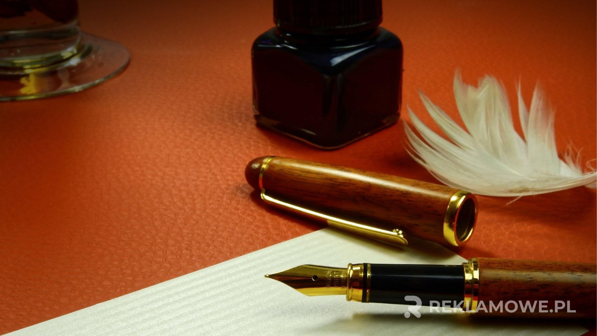 Różne modele długopisów reklamowych